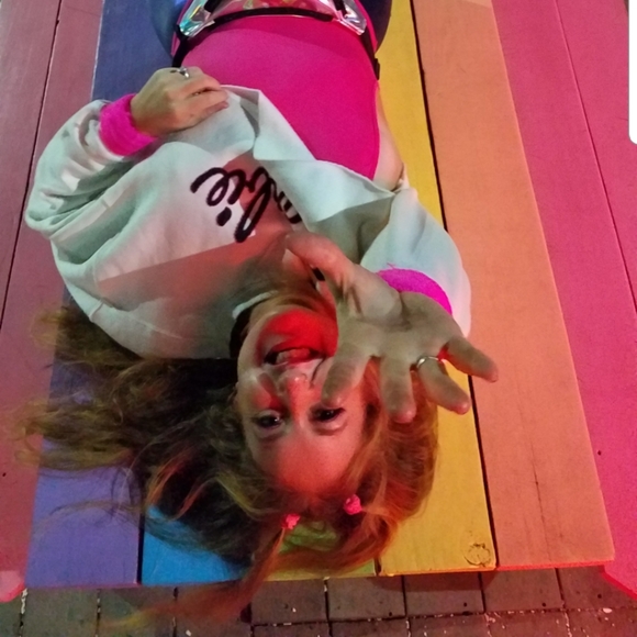 Meet your Posher, Katie - Picture 1 of 1